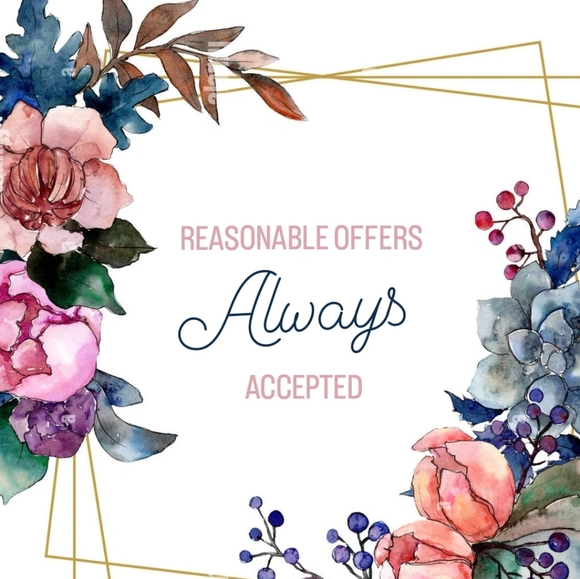 Meet your Posh Ambassador 🖤Abby - Picture 2 of 11